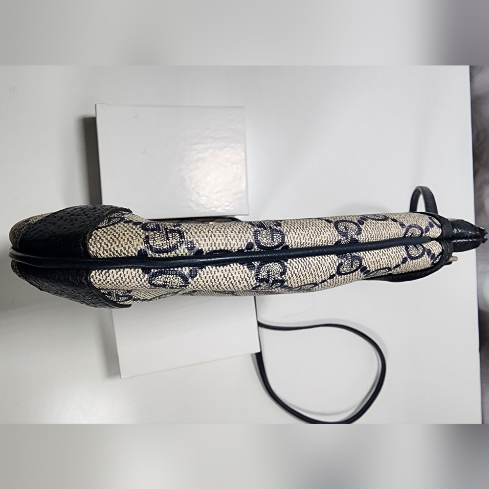 Gucci GG Sherry Line shoulder bag. Interior has been cleaned out. - Picture 4 of 16